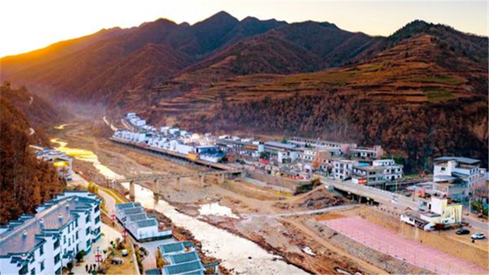  河南嵩縣：用市場化運(yùn)營打開鄉(xiāng)村振興密碼