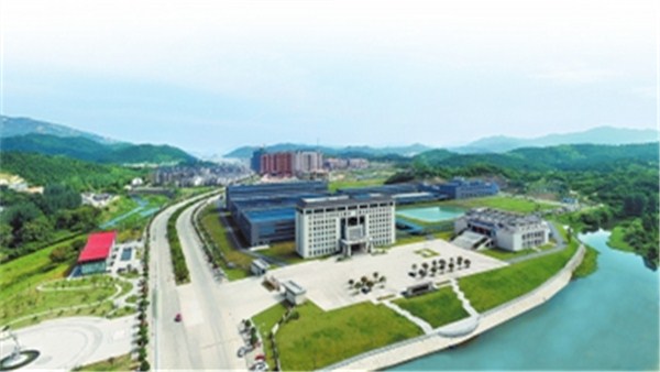 奮進(jìn)新征程 豫見新氣象丨創(chuàng)新驅(qū)動(dòng)傳統(tǒng)產(chǎn)業(yè)轉(zhuǎn)型升級(jí)