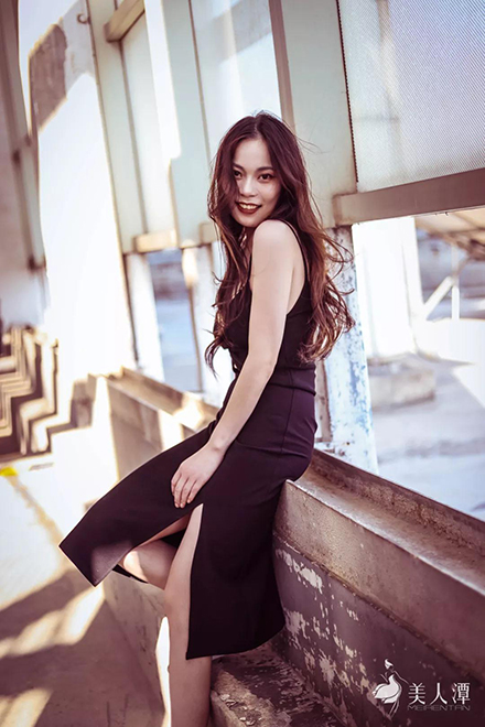 街拍丨御姐范十足的美少女，高挑身材讓人大呼