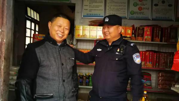 【貫徹全會(huì)精神 建設(shè)平安河南】包村干警每天都做些啥？