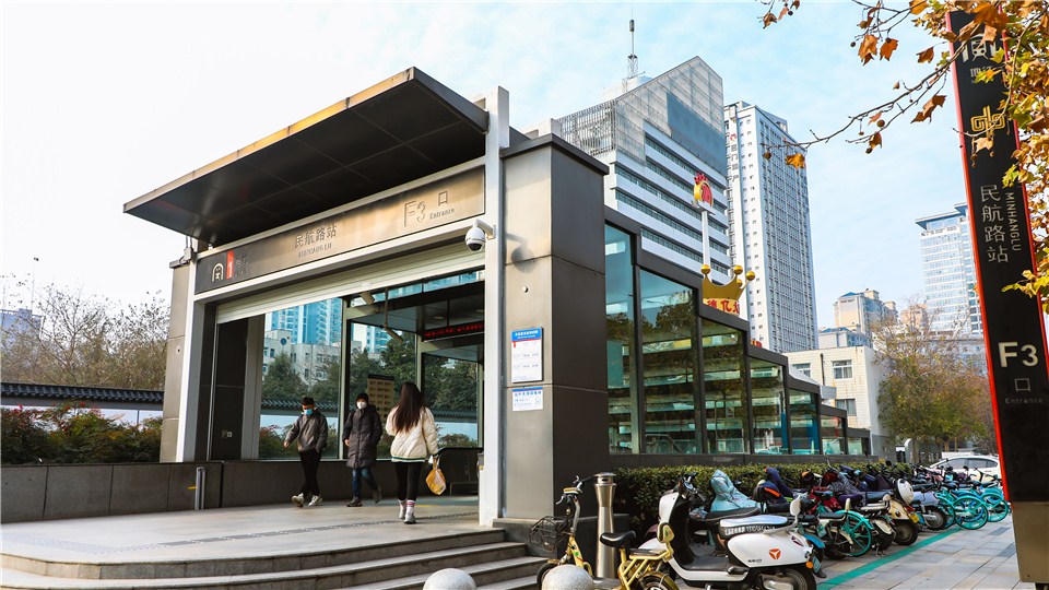 全力拼經(jīng)濟(jì) 奮戰(zhàn)開(kāi)門(mén)紅丨鄭州地鐵日客運(yùn)量重返“百萬(wàn)