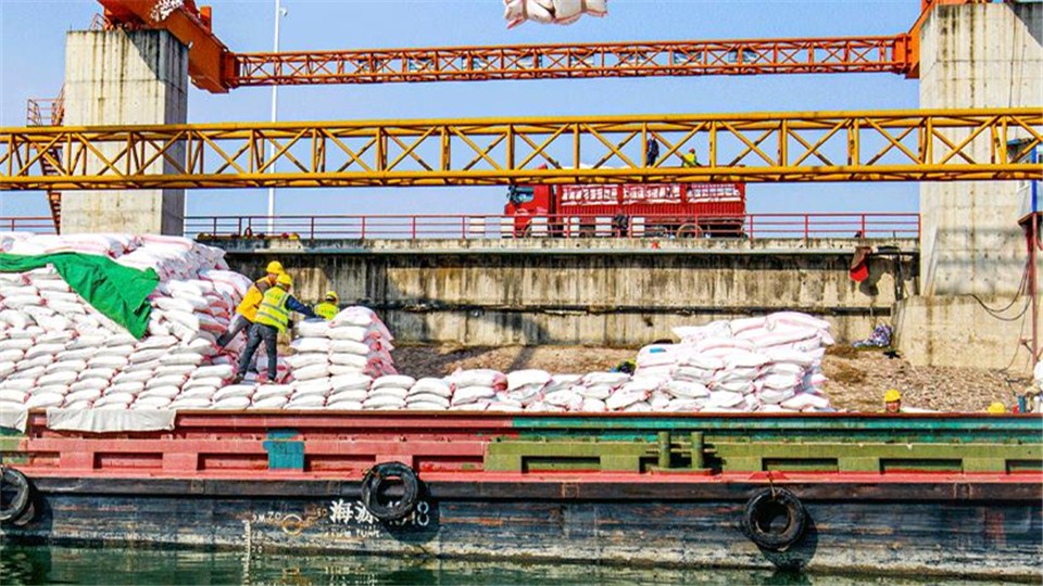 全力拼經(jīng)濟(jì) 奮戰(zhàn)開(kāi)門(mén)紅丨濟(jì)源：全力打造納米材料新高地