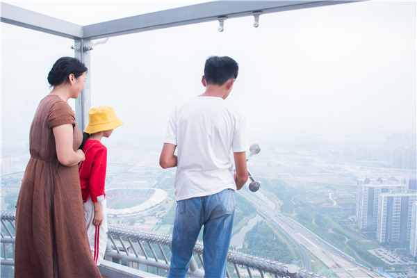 “豫南太保杯”少兒書畫大賽圓滿落幕 名師見面會(huì)在鄭州舉行