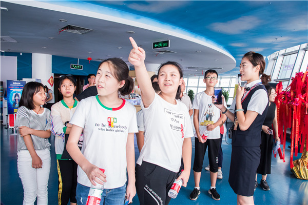 “豫南太保杯”少兒書畫大賽圓滿落幕 名師見面會(huì)在鄭州舉行